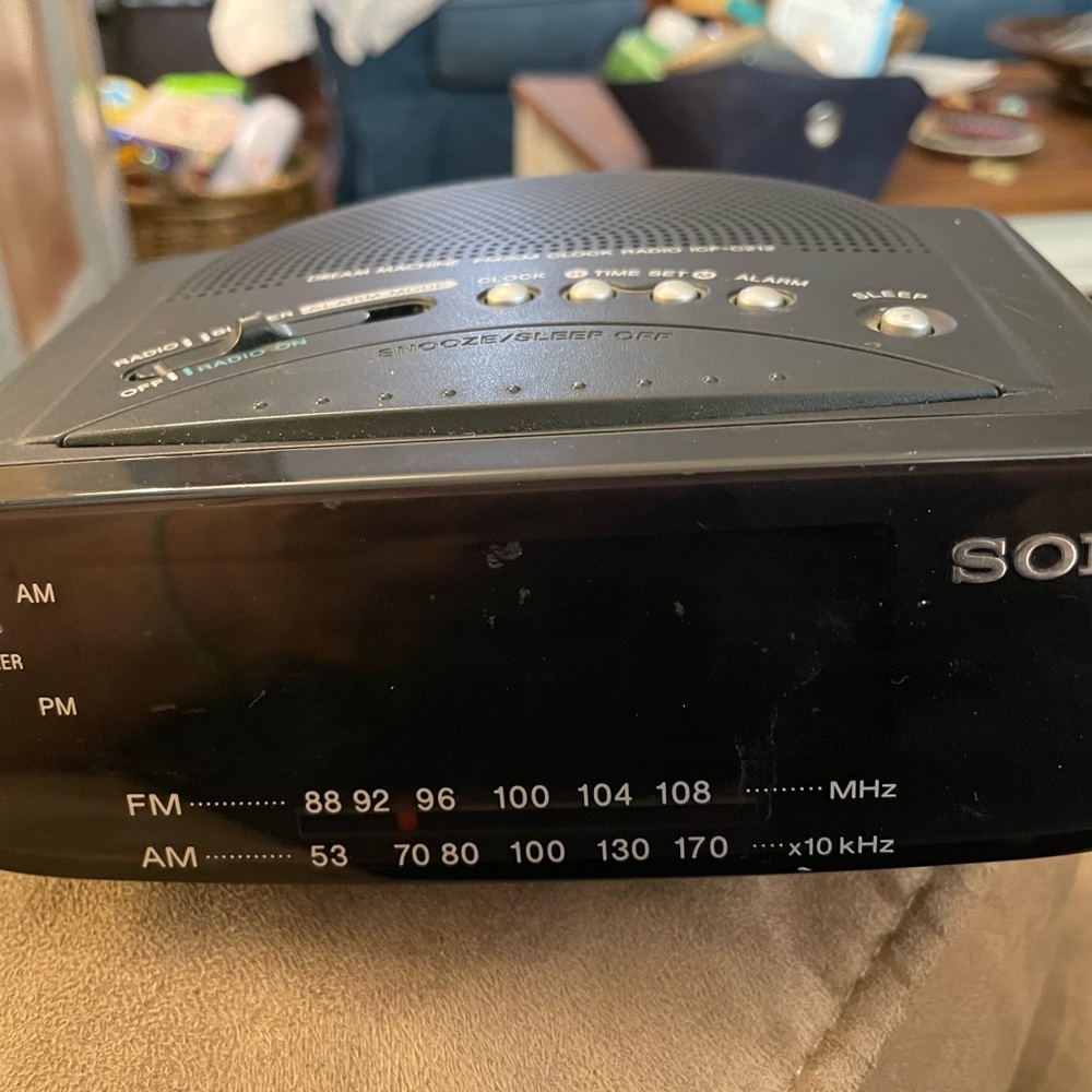 SONY DREAM MACHINE CLOCK RADIO